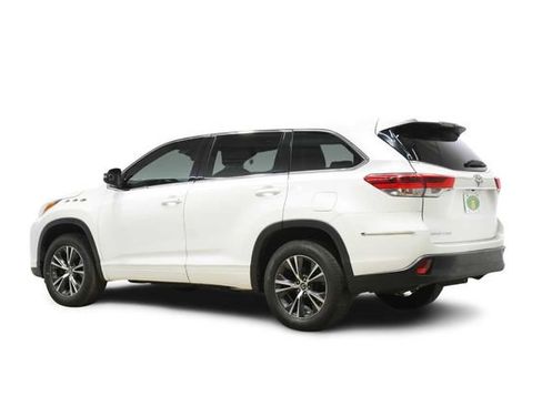 Used 2016 Toyota Highlander LE image 5