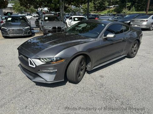 Used 2020 Ford Mustang Coupe RWD image 3