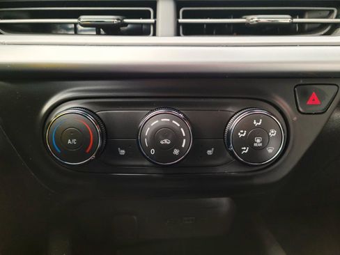 Used 2024 Chevrolet Trax RS image 12