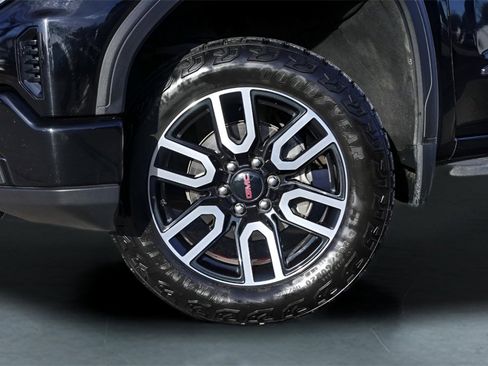 Used 2023 GMC Sierra 1500 AT4 w/ AT4 Premium Package image 4