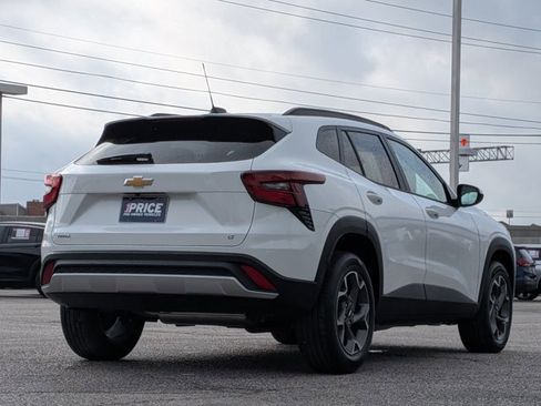 Used 2026 Chevrolet Trax LT image 5