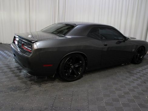 Used 2016 Dodge Challenger R/T image 7