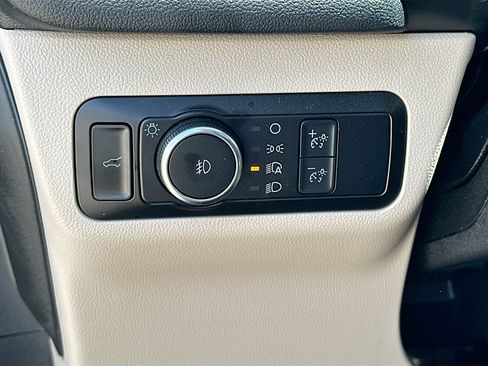 Certified 2022 Ford Escape SEL FWD image 10