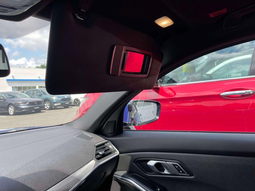 Used 2019 BMW 330i xDrive Sedan w/ M Sport Package AWD/4WD image 33