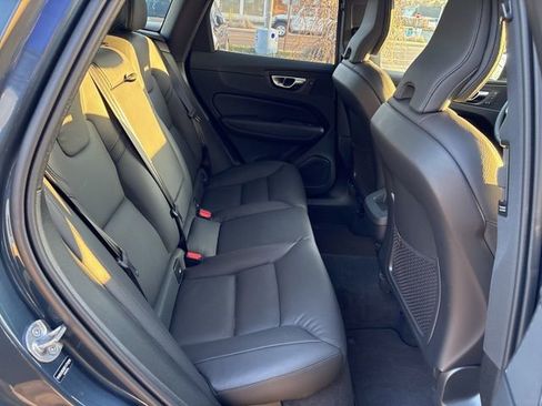 Used 2025 Volvo XC60 B5 Plus image 14