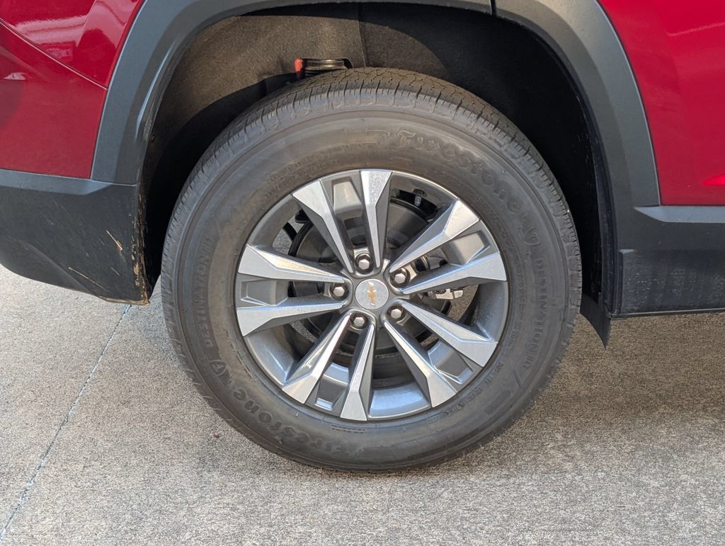 New 2027 Chevrolet Equinox LT w/ Safety and Technology Package FWD image 3
