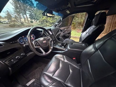 Used 2018 Cadillac Escalade ESV Platinum image 8