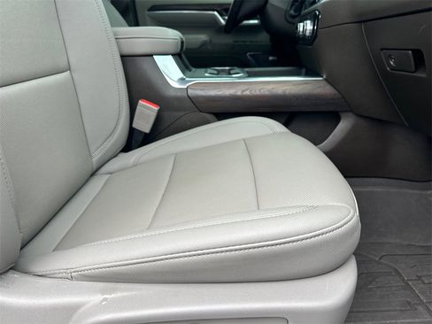 Used 2024 GMC Sierra 2500 SLT w/ SLT Premium Package image 14