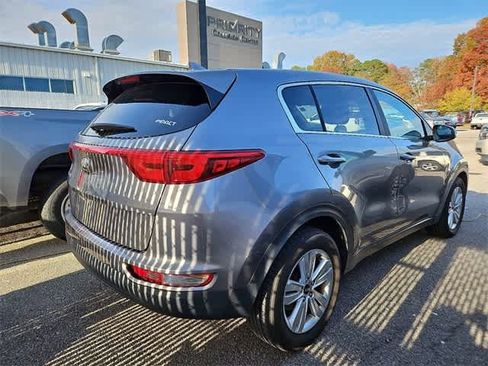 Used 2018 Kia Sportage LX image 3