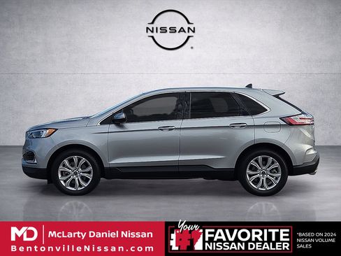 Used 2023 Ford Edge Titanium AWD/4WD image 3