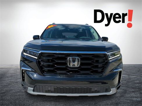 Used 2024 Honda Pilot Touring image 9