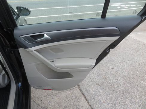 Used 2019 Volkswagen Golf S FWD image 28
