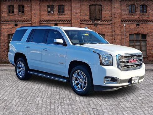 Used 2017 GMC Yukon SLE w/ SLE Value Package image 3
