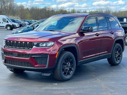 New 2026 Jeep Grand Cherokee Altitude AWD/4WD image 42