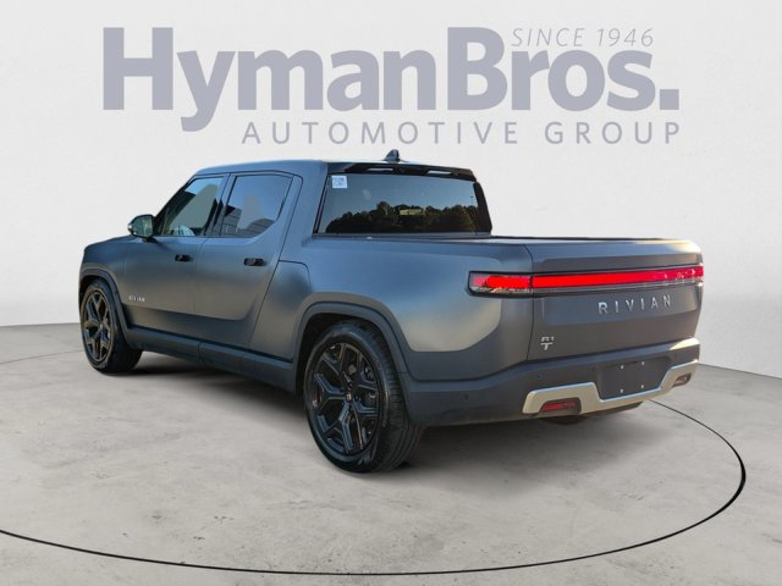 Used 2023 Rivian R1T Adventure Dual AWD/4WD image 5
