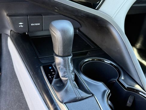 Certified 2019 Toyota Camry LE image 23