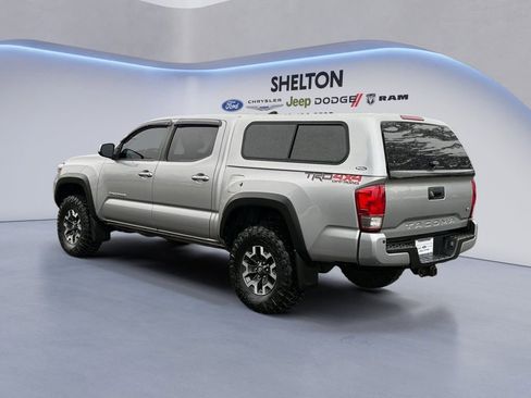 Used 2016 Toyota Tacoma image 3