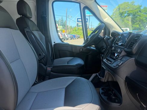 Used 2026 RAM ProMaster 2500 w/ Convenience Group FWD image 17