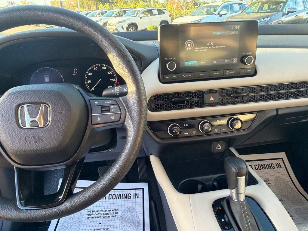 Used 2024 Honda HR-V LX image 27