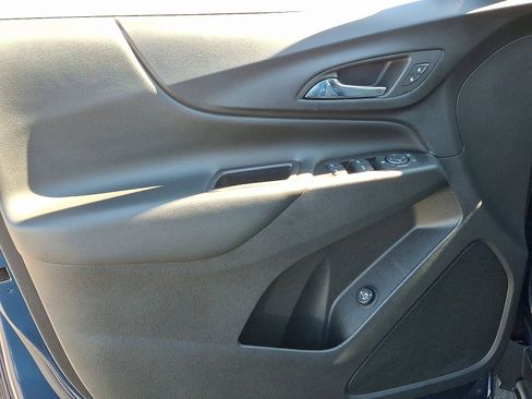 Used 2019 Chevrolet Equinox LT image 12