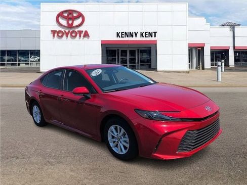 Used 2025 Toyota Camry LE FWD image 1