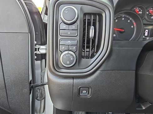 Used 2022 GMC Sierra 3500 Pro w/ Convenience Package image 17