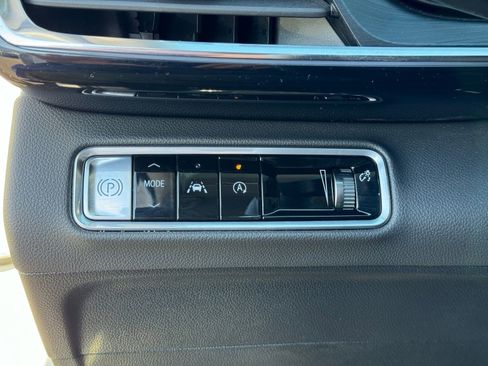 Used 2025 Buick Envision Preferred image 22