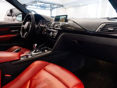Used 2018 BMW M3 image 26