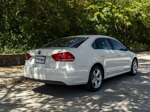 Used 2013 Volkswagen Passat 2.5 SE FWD image 9