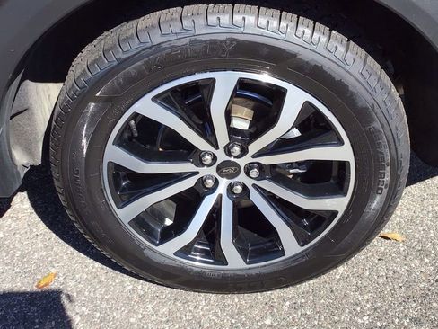 Certified 2022 Ford Explorer ST-Line image 10