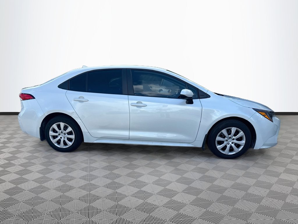 Used 2026 Toyota Corolla LE FWD image 5