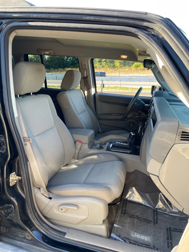 Used 2007 Jeep Commander Sport AWD/4WD image 23