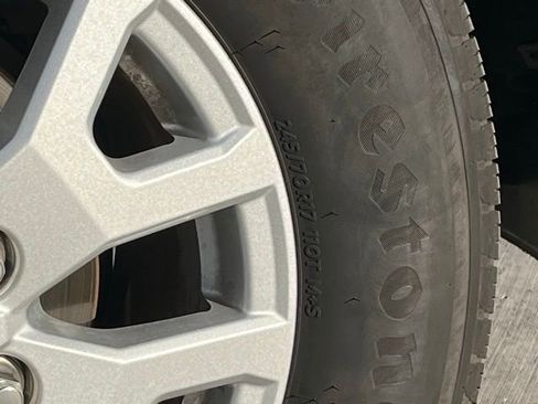 Used 2025 Toyota Tacoma SR image 8