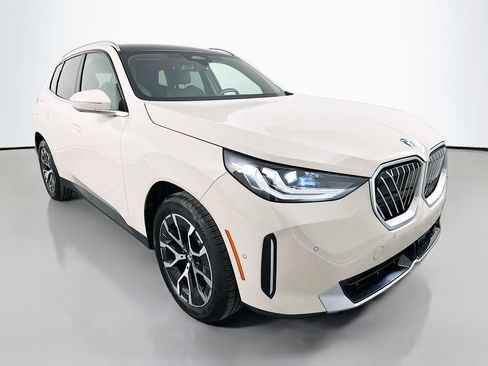 Used 2025 BMW X3 xDrive30i w/ Convenience Package AWD/4WD image 3