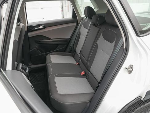 Used 2024 Volkswagen Taos S AWD/4WD image 18