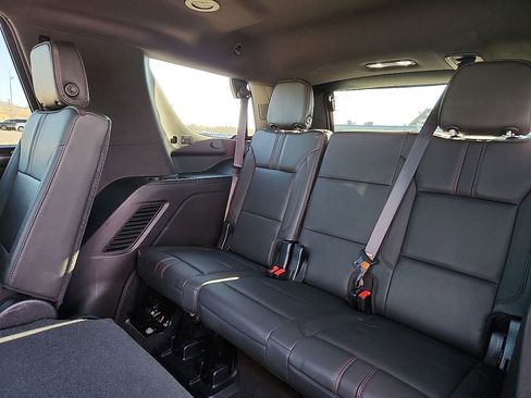 Used 2021 Chevrolet Tahoe RST image 5