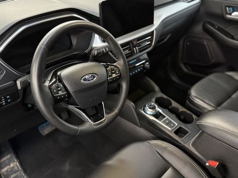 Used 2024 Ford Escape Platinum image 17