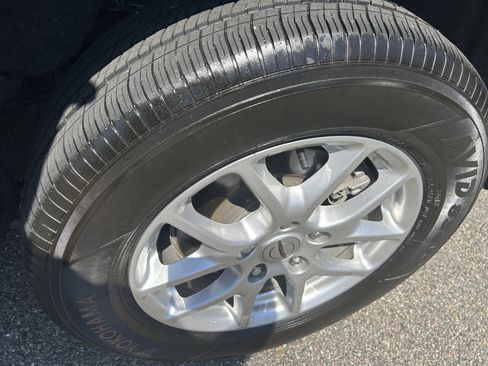 Used 2023 Chrysler Pacifica Touring-L FWD image 16