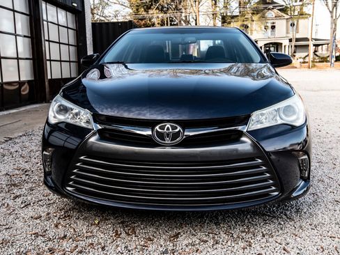 Used 2015 Toyota Camry XLE image 3