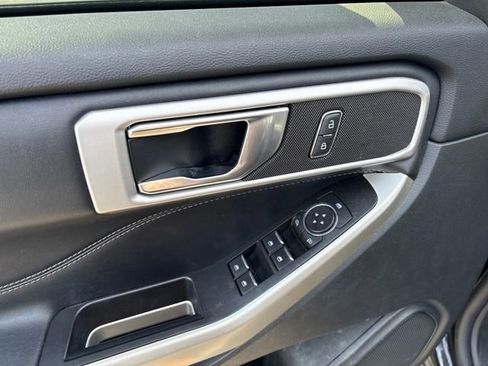 Used 2021 Ford Explorer XLT w/ Equipment Group 202A image 18