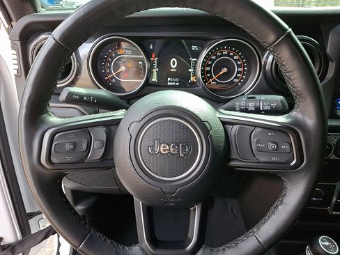 Used 2023 Jeep Wrangler Unlimited Sport AWD/4WD image 19
