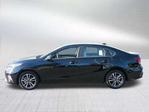 Used 2022 Kia Forte LXS image 4