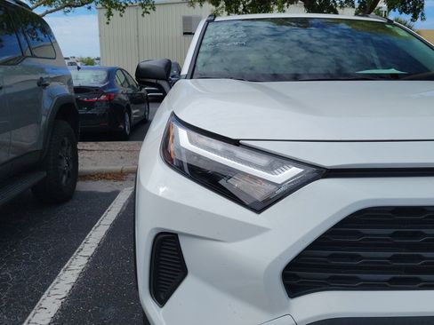 Used 2024 Toyota RAV4 LE image 7