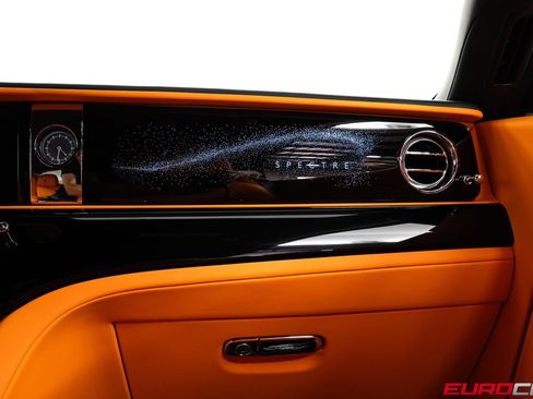 Used 2024 Rolls-Royce Spectre w/ Spectre Launch Package AWD/4WD image 31
