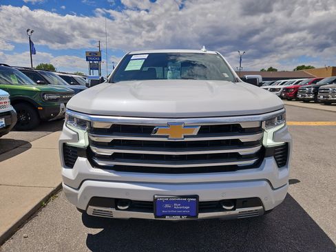 Used 2025 Chevrolet Silverado 1500 High Country w/ Technology Package AWD/4WD image 7
