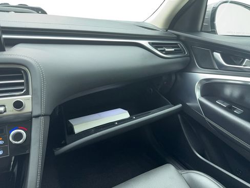Used 2025 Genesis G70 2.5T RWD image 43