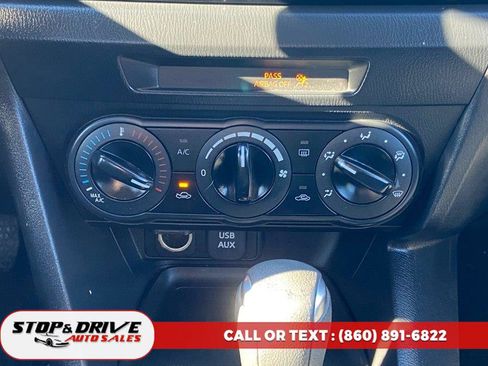 Used 2015 MAZDA MAZDA3 i SV image 12