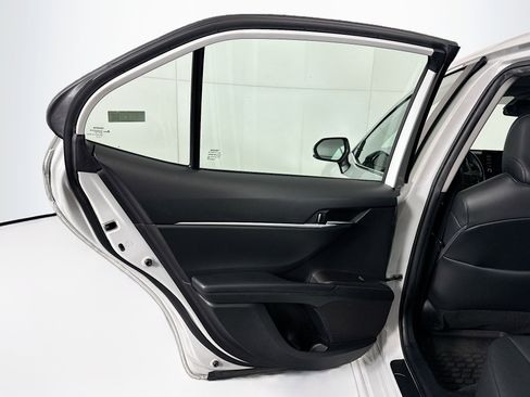 Used 2022 Toyota Camry SE image 24