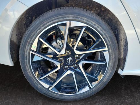 New 2025 Nissan Sentra SR w/ SR Premium Package image 29