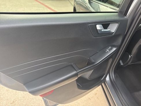 Used 2025 Ford Escape ST-Line image 27